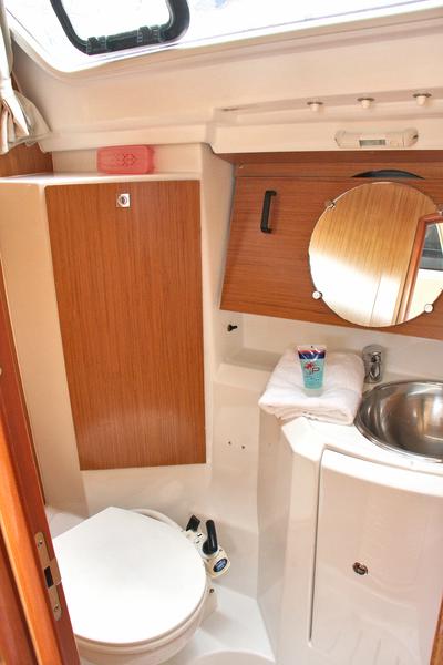 Book yachts online - sailboat - Sun Odyssey 36i - La Ligne Verte - rent