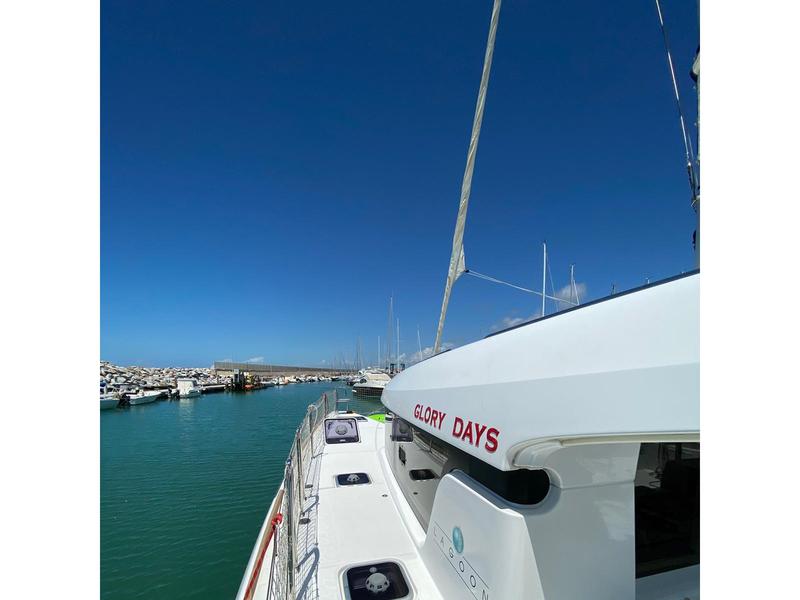 Book yachts online - catamaran - Lagoon 39 - Glory Days - rent