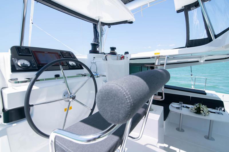 Book yachts online - catamaran - Lagoon 42 - 4Cab/4Hd - Cloud Dancer - rent