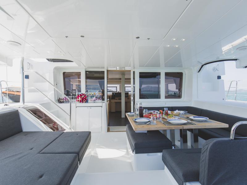 Book yachts online - catamaran - Lagoon 52F - Blue Moon - rent
