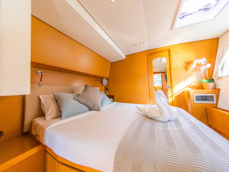 Book yachts online - catamaran - Lagoon 620 - Jyohana - rent