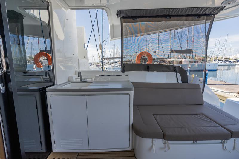 Book yachts online - catamaran - Lagoon 50 (6 cabs) -  Skippered - PELAGIC CAT - rent
