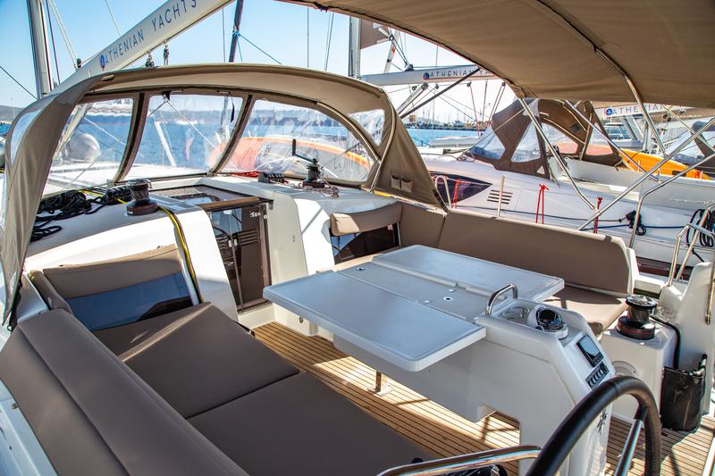Book yachts online - sailboat - Sun Odyssey 490 (8) - CONTIGO - rent
