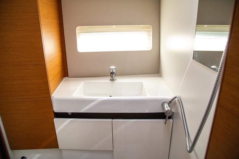 Book yachts online - sailboat - Sun Odyssey 490 (8) - CONTIGO - rent