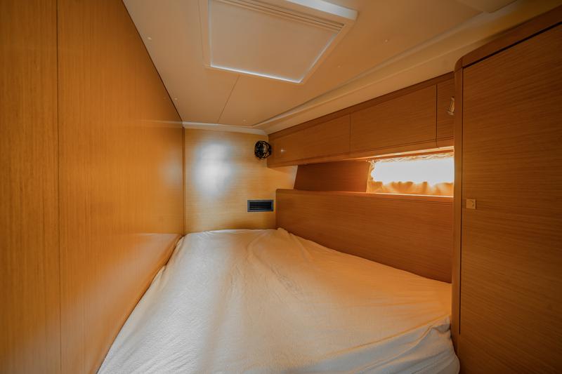 Book yachts online - sailboat - Jeanneau 53 (6 cab) - REGINA V - rent