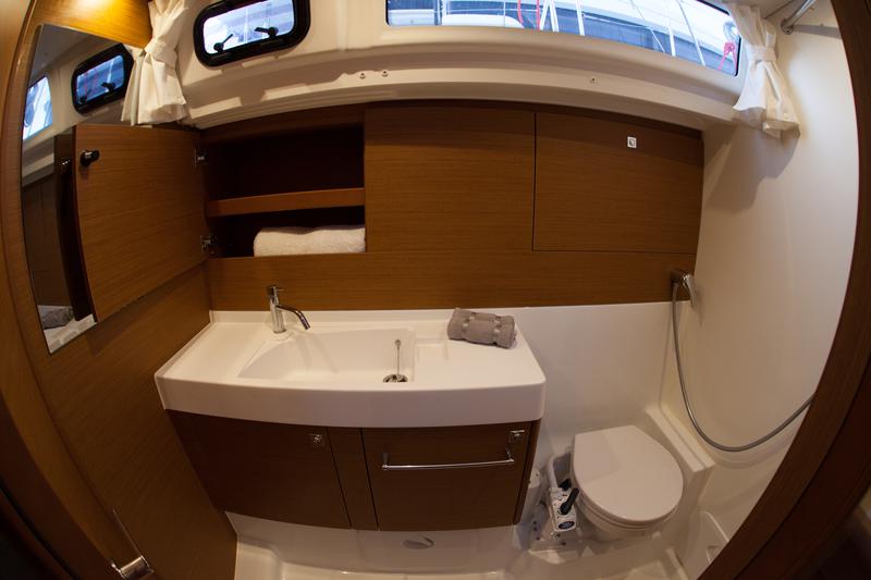 Book yachts online - sailboat - Sun Odyssey 519 -  5 cabs - MAISTROS - rent