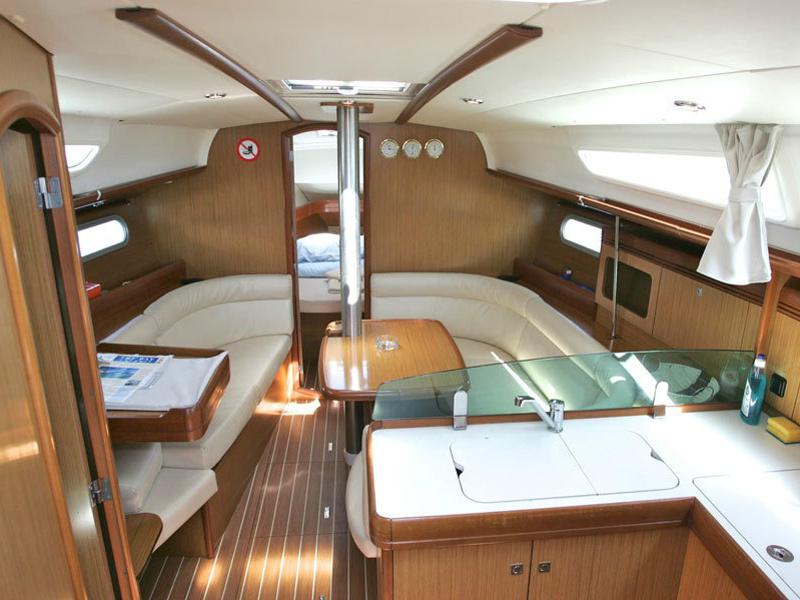 Book yachts online - sailboat - Sun Odyssey 36i - DIONE - rent