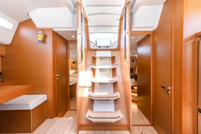 Book yachts online - sailboat - Jeanneau 54 - PANAYIOTIS K - rent