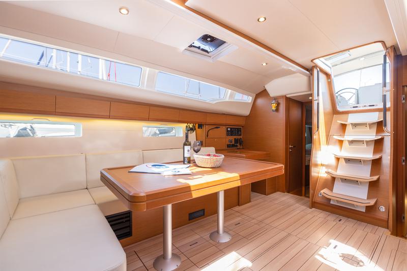 Book yachts online - sailboat - Jeanneau 54 - PANAYIOTIS K - rent