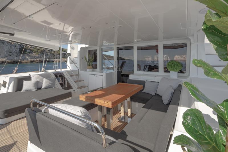 Book yachts online - catamaran - Lagoon 52F - ONEIDA - rent