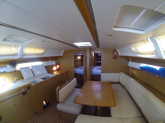 Book yachts online - sailboat - Sun Odyssey 44 i - Flora Mirabilis - rent