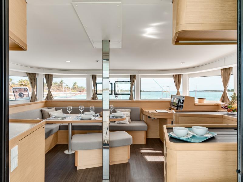 Book yachts online - catamaran - Lagoon 42 - ARIELLE - rent