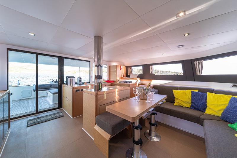 Book yachts online - catamaran - Dufour 48 Catamaran - SHU - rent