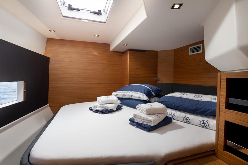 Book yachts online - catamaran - Dufour 48 Catamaran - NOX - rent
