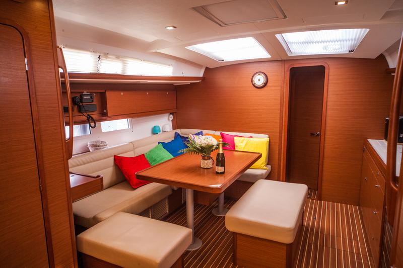 Book yachts online - sailboat - Dufour 460 Grand Large - SULACO - rent