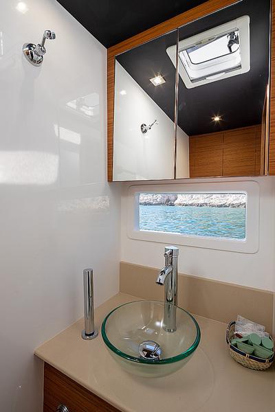 Book yachts online - catamaran - Dufour 48 Catamaran - AVE - rent