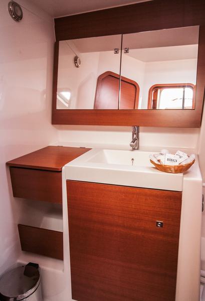 Book yachts online - sailboat - Dufour 560 Grand Large - LETO - rent