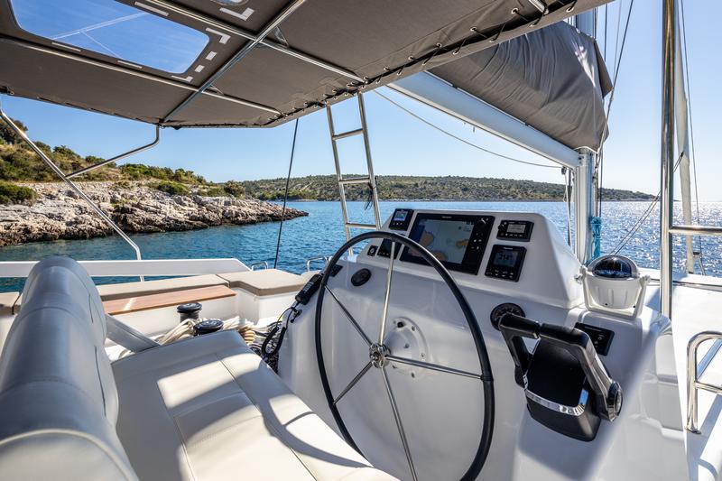 Book yachts online - catamaran - Dufour 48 Catamaran - YAM - rent