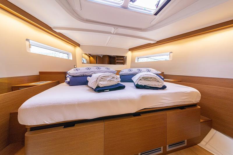 Book yachts online - catamaran - Dufour 48 Catamaran - YAM - rent
