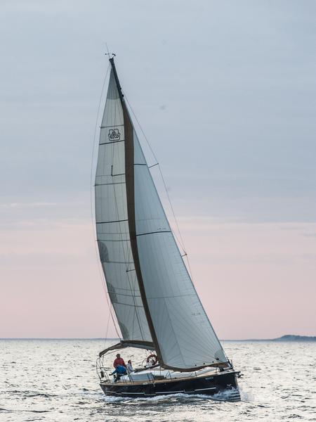 Book yachts online - sailboat - Dufour 460 Grand Large - NOSTROMO - rent