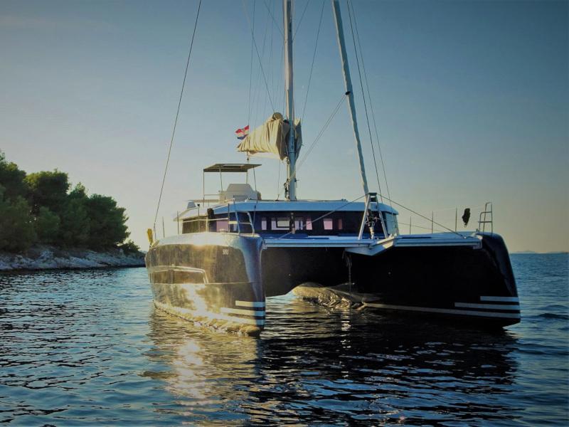 Book yachts online - catamaran - Dufour 48 Catamaran - ROY - rent