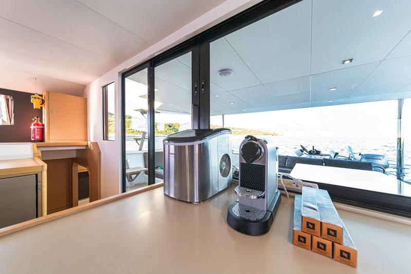 Book yachts online - catamaran - Dufour 48 Catamaran - ROY - rent