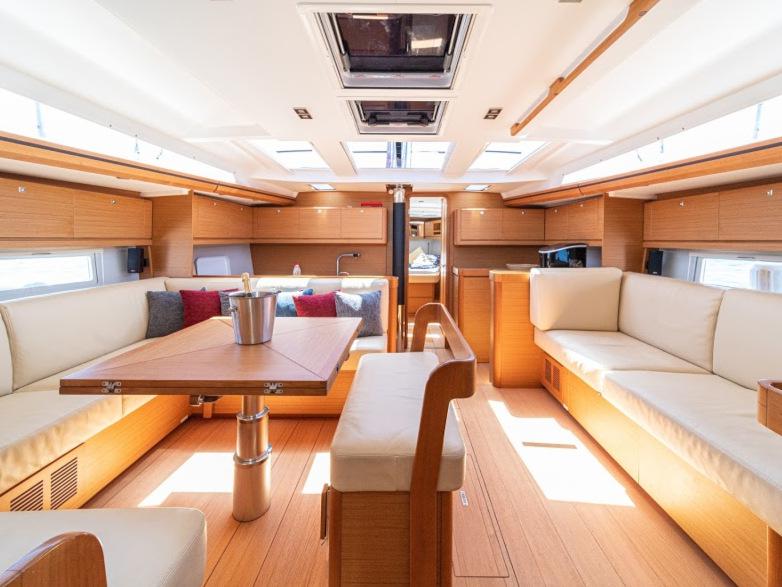 Book yachts online - sailboat - Dufour 520 GL(owner version) - ZEPHYRUS - rent
