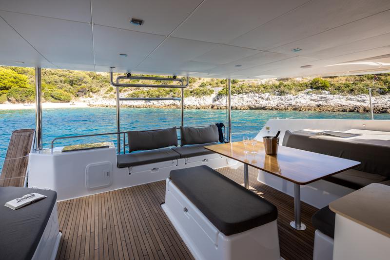 Book yachts online - catamaran - Dufour 48 Catamaran - LER - rent