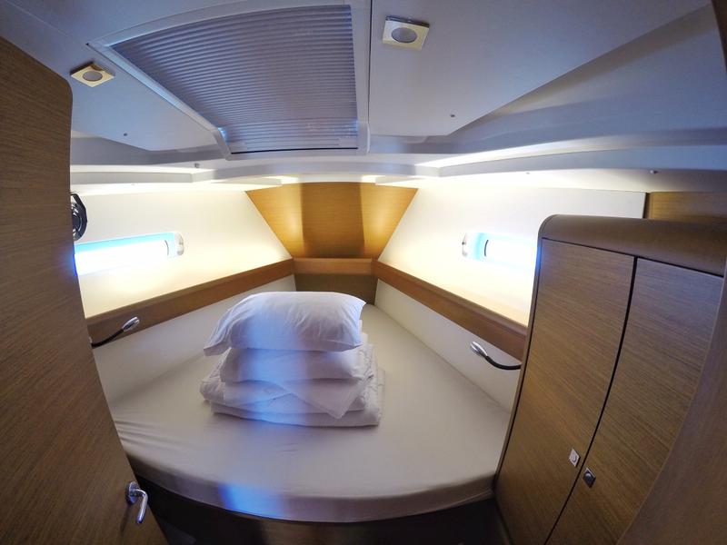 Book yachts online - sailboat - Sun Odyssey 449 - Tardis - rent