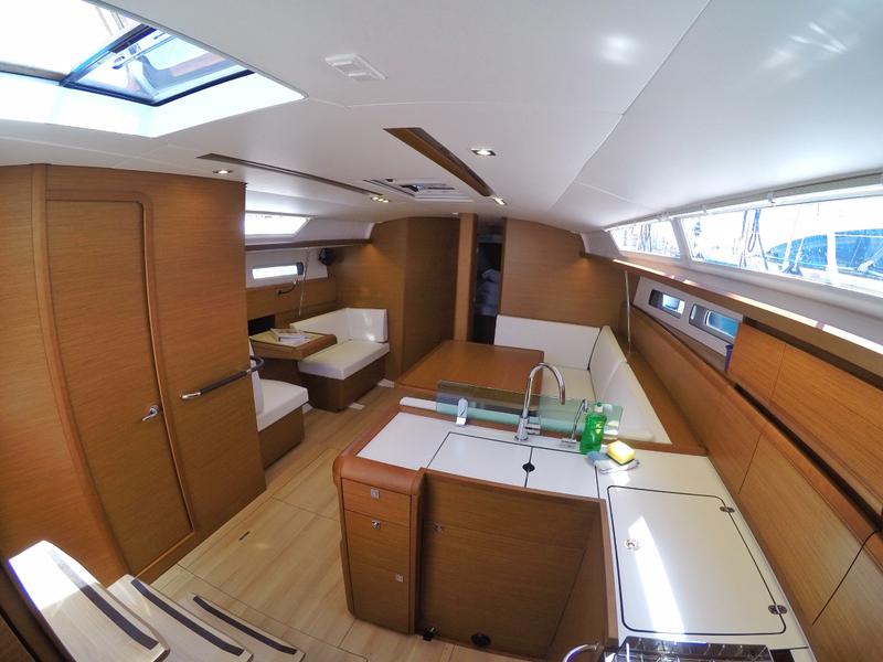 Book yachts online - sailboat - Sun Odyssey 449 - Tardis - rent