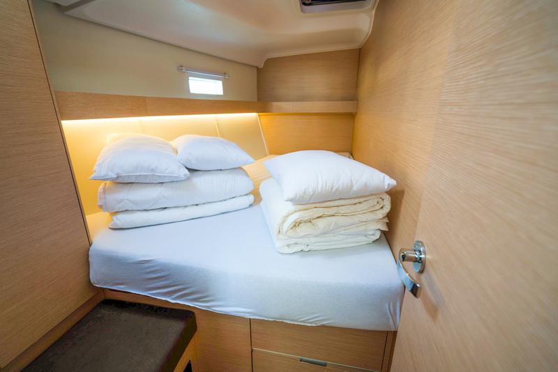 Book yachts online - sailboat - Elan 50 Impression - Escape II - rent