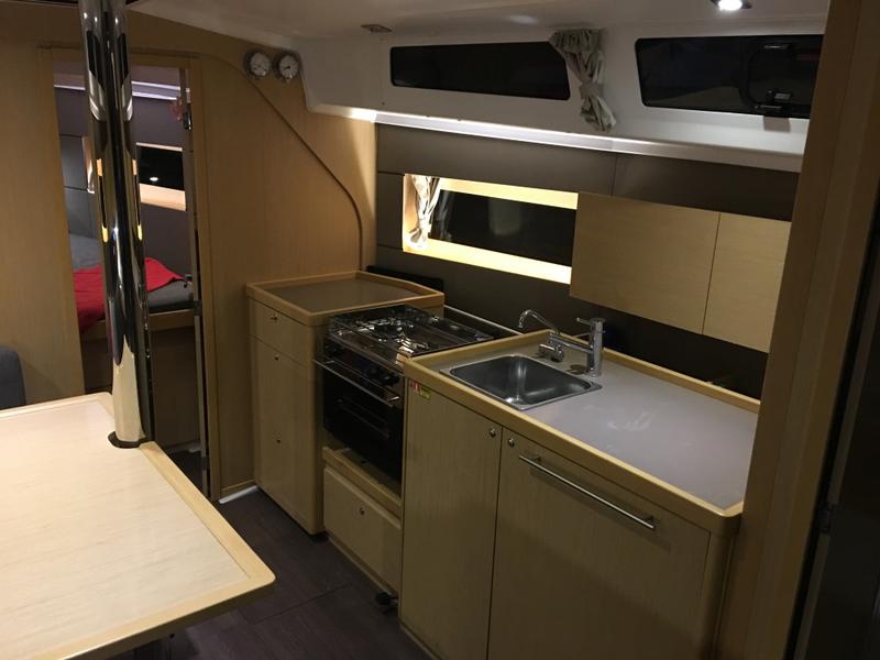 Book yachts online - sailboat - Oceanis 38 - Omega - rent