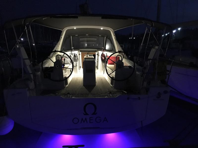 Book yachts online - sailboat - Oceanis 38 - Omega - rent