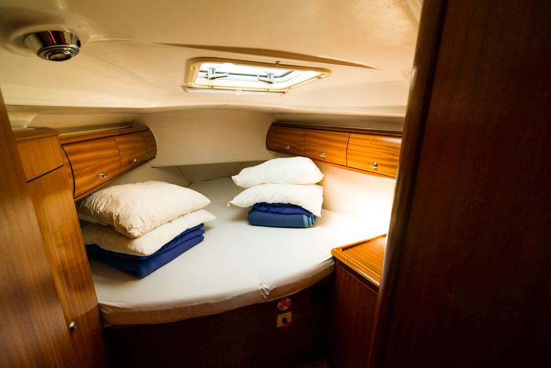 Book yachts online - sailboat - Bavaria 44 - Anis (Mainsail 2015, Genoa 2013) - rent