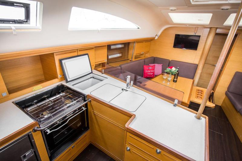 Book yachts online - sailboat - Elan 444 Impression - Korina - rent