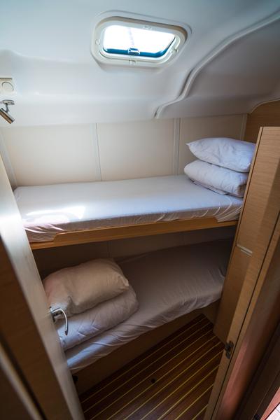 Book yachts online - sailboat - Elan 45 Impression - Bine - rent