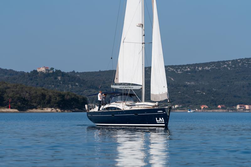Book yachts online - sailboat - Elan 514 Impression - Lenka (sails 2015) - rent