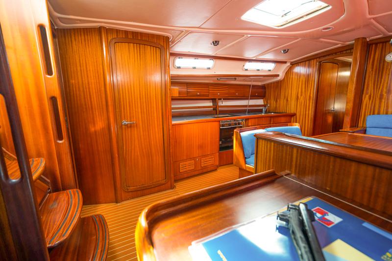 Book yachts online - sailboat - Bavaria 44 - Afrodita (sails 2013) - rent