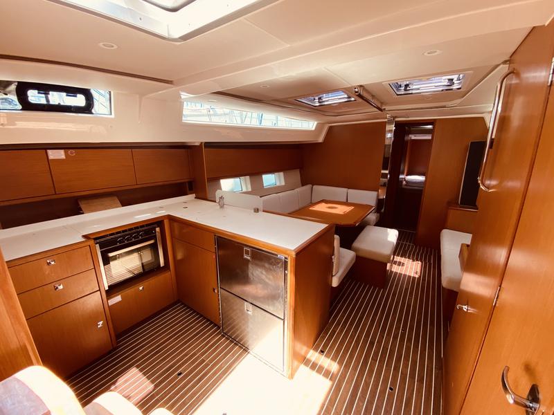 Book yachts online - sailboat - Bavaria C45 - Atokos - rent