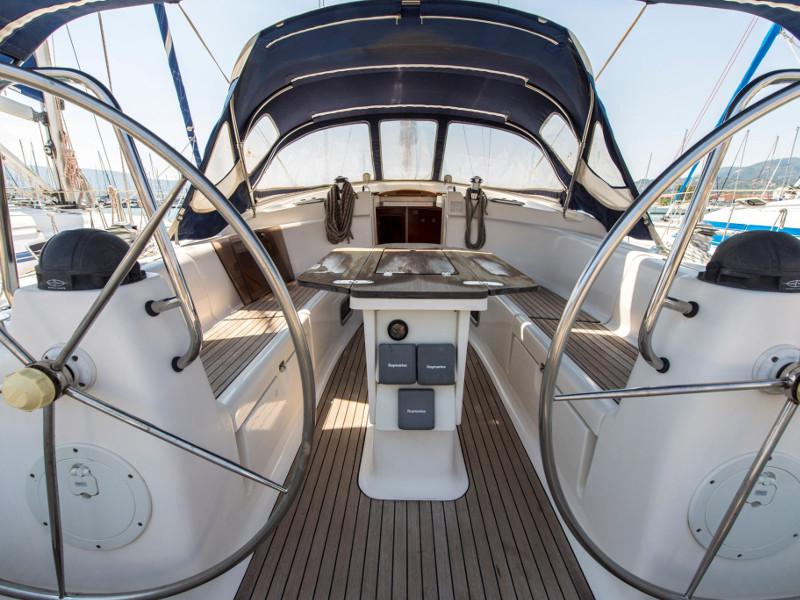 Book yachts online - sailboat - Bavaria 42 Cruiser - Santa Maria - rent