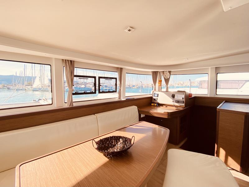 Book yachts online - catamaran - Lagoon 42 - Kaiki (A/C - Generator) - rent