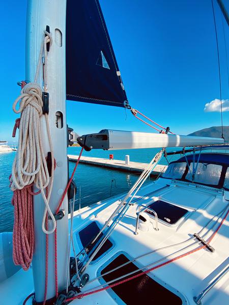 Book yachts online - sailboat - Bavaria 42 Cruiser - Iro (Refit 2019) - rent
