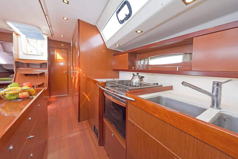 Book yachts online - sailboat - Oceanis 50 Family - Sueno - rent