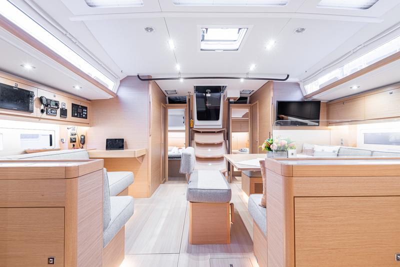 Book yachts online - sailboat - Dufour 530 - Venus - rent