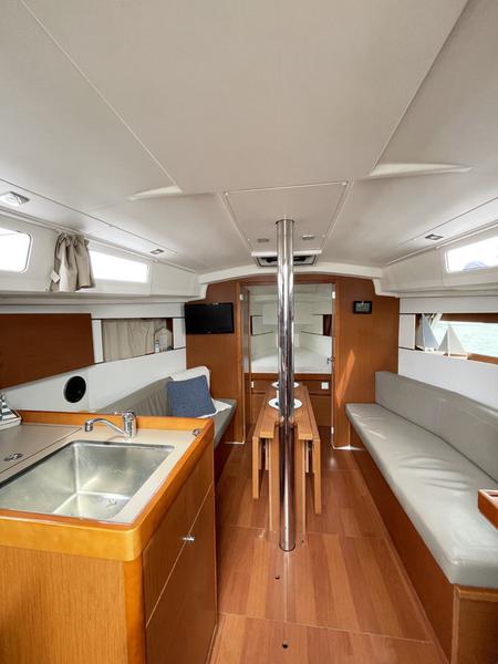 Book yachts online - sailboat - Oceanis 35.1 - Caroline - rent