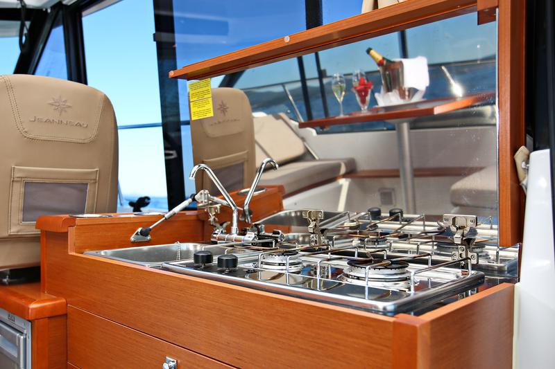Book yachts online - motorboat - Merry Fisher 895 - VIP 3029ZD - rent