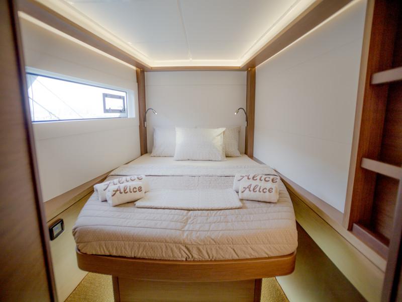 Book yachts online - catamaran - Lagoon 46 - ALICE - rent