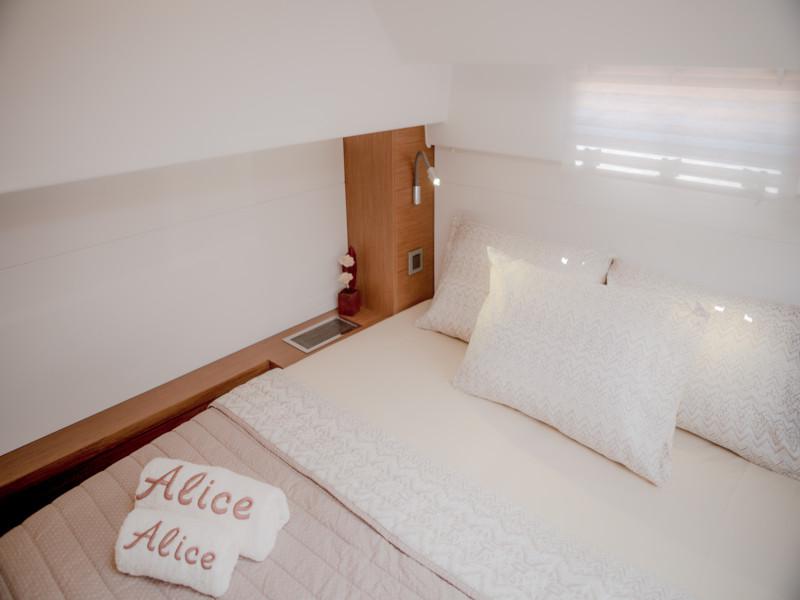 Book yachts online - catamaran - Lagoon 46 - ALICE - rent