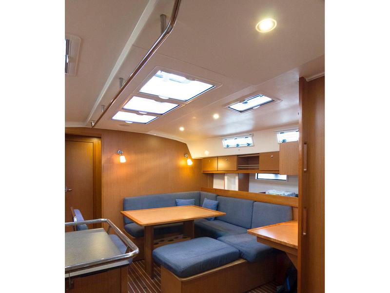 Book yachts online - sailboat - Bavaria 45 Cruiser - Akilina - rent
