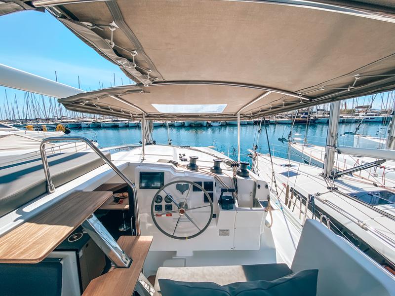 Book yachts online - catamaran - Lucia 40 - SEA ENERGY IV - rent